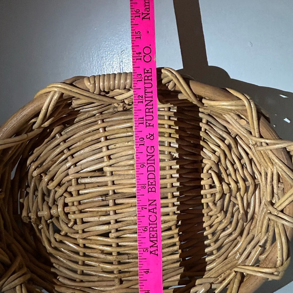 Vintage, Oval Rattan Wicker Breakfast Tray/Basket with Two Handles - Picture 6 of 9